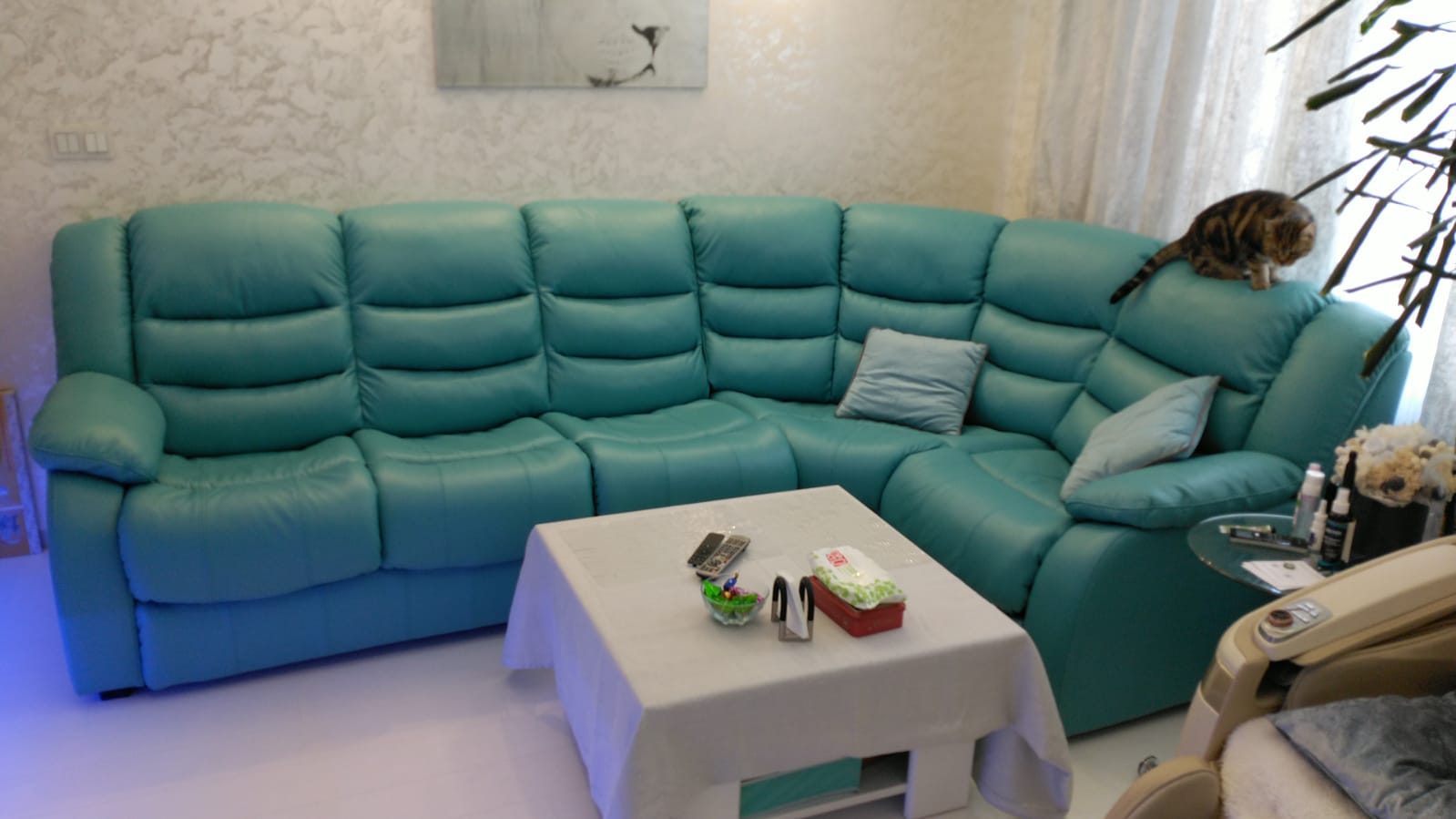 Перетяжка дивана на дому. Площадь Александра Невского 1